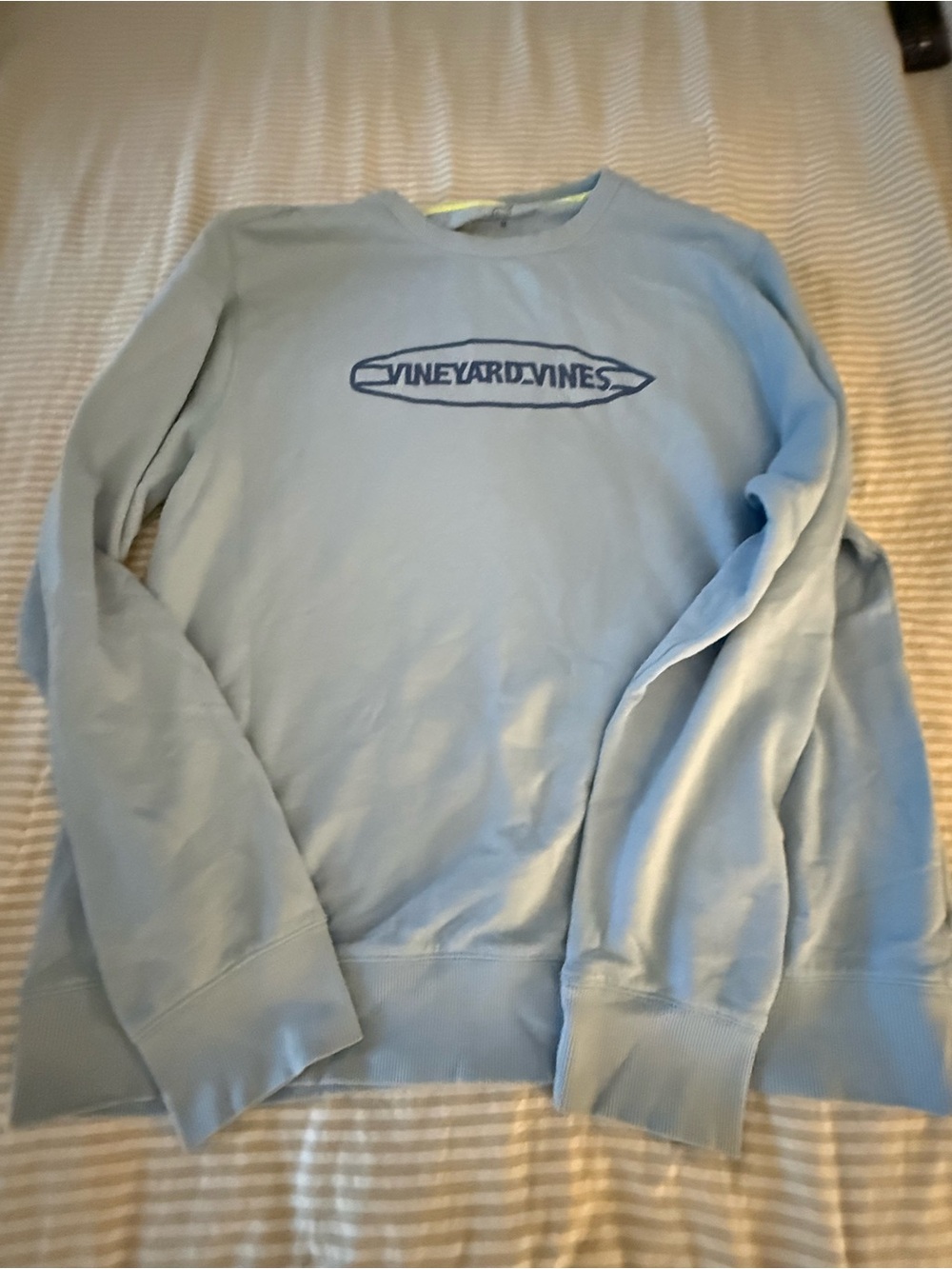 Vineyard Vines Men's Pale Blue Crewneck Sweatshirt with Embroidered Logo